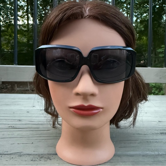 Burberry 4010 black quilted temples sunglasses main image 7